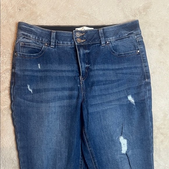 Ricki’s Blue Distressed Cropped Large Cuff Jeans sz 12 Like New - Picture 3 of 10